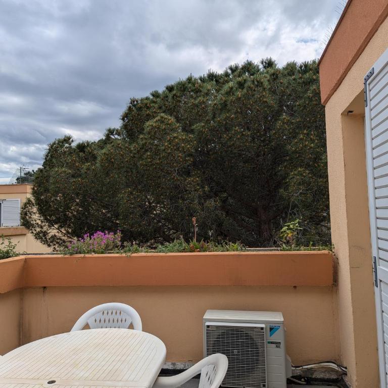 T2 climatisé avec terrasse à 200m de la plage - Apartamento de 1 dormitorio - 9