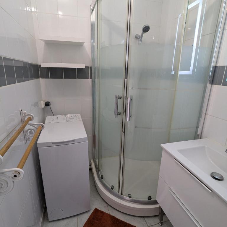 T2 climatisé avec terrasse à 200m de la plage - Apartamento de 1 dormitorio - 12
