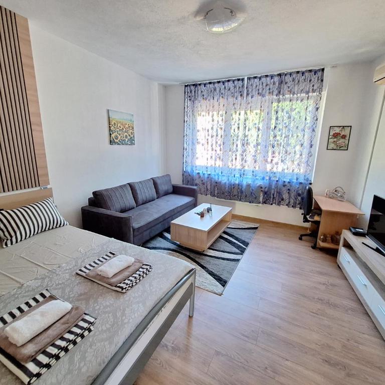 A Sakina Second Home - Studio Apartment with Queen Bed - 5