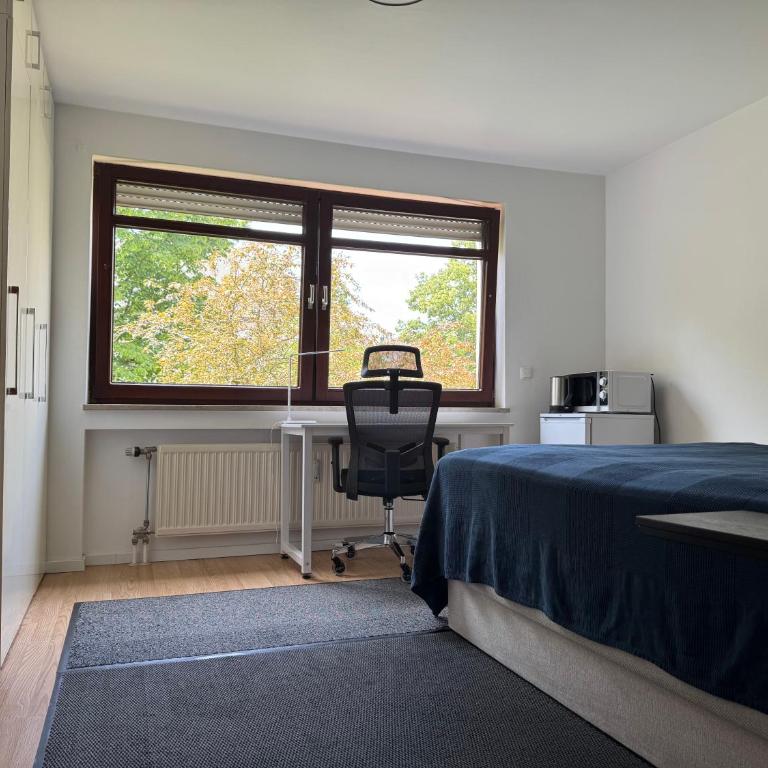 Schönes ruhiges Privatzimmer - Chambre Double avec Salle de Bains Commune - 3