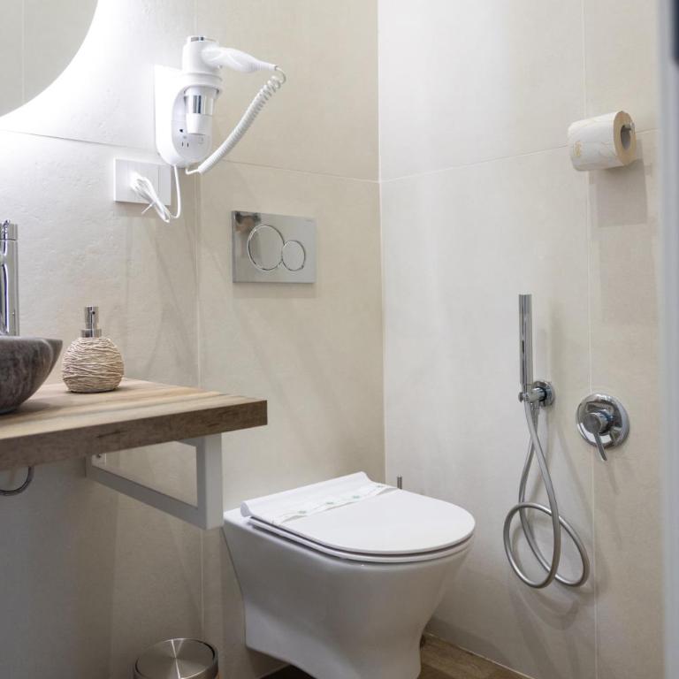 Dama Suites Bari - Camera Matrimoniale - 8