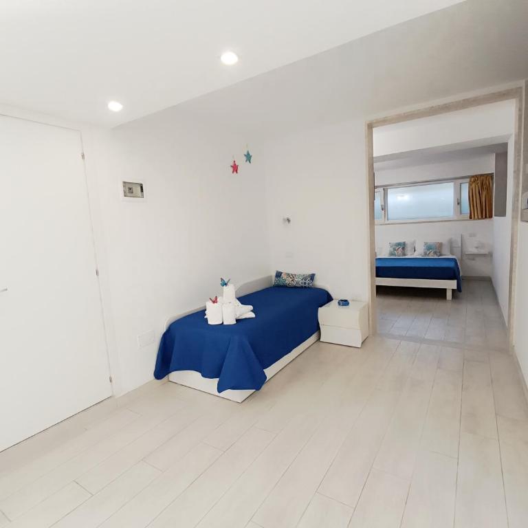 Joshua Rooms - Camera Quadrupla Standard - 11