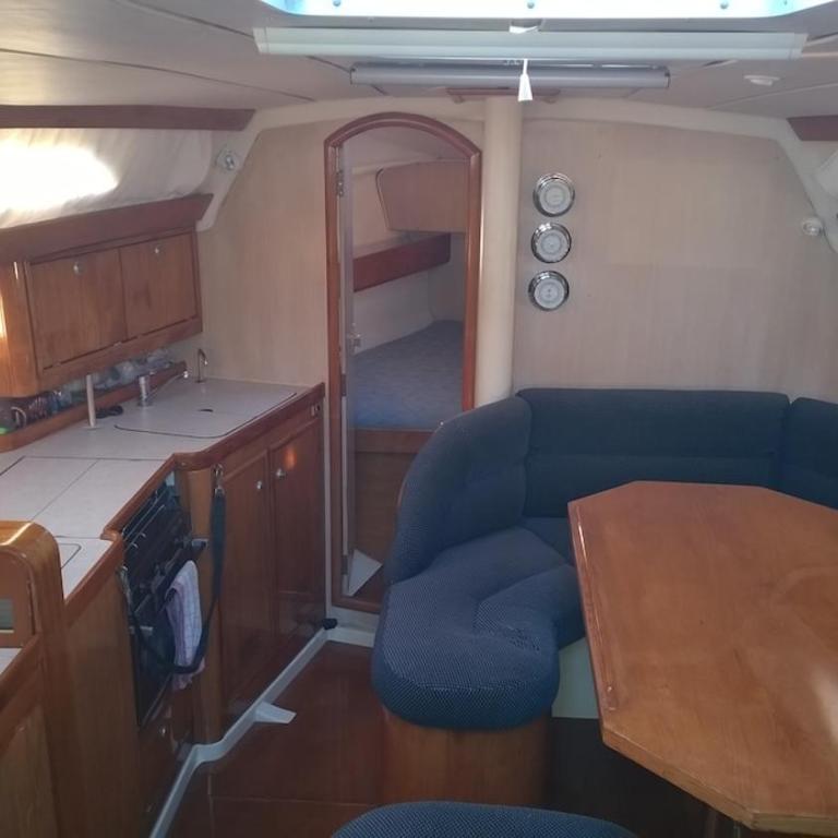 Voilier 36 pieds à Sète au Môle Saint Louis face au Mont Saint Clair - Mobile Home - 11