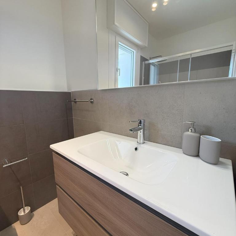 Villa d'Annunzio - One-Bedroom Apartment - 18
