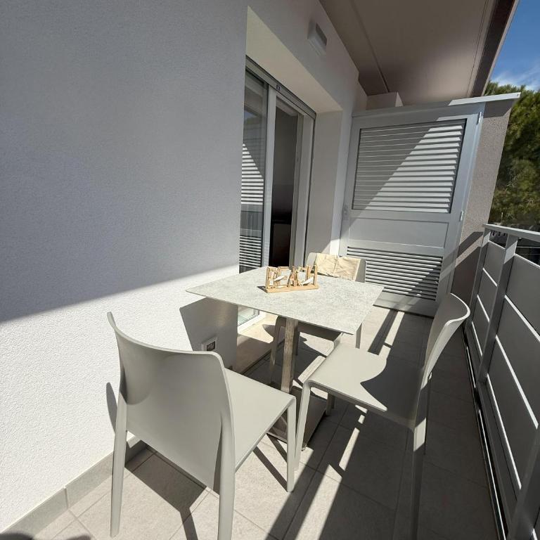 Villa d'Annunzio - One-Bedroom Apartment - 22