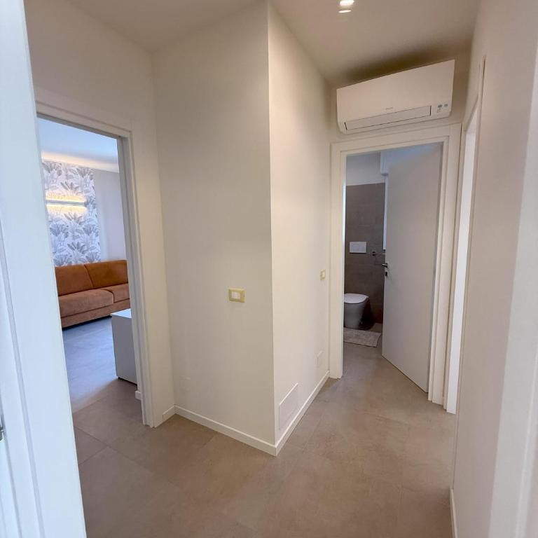 Villa d'Annunzio - Two-Bedroom Apartment with Balcony - 12