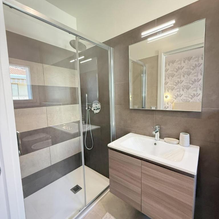 Villa d'Annunzio - Two-Bedroom Apartment with Balcony - 2