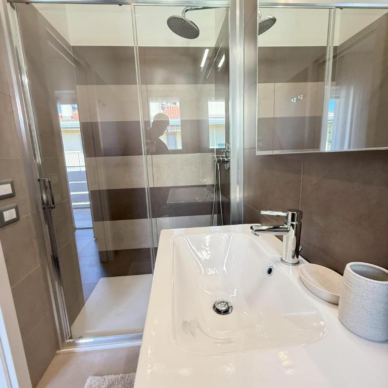 Villa d'Annunzio - Two-Bedroom Apartment with Balcony - 20