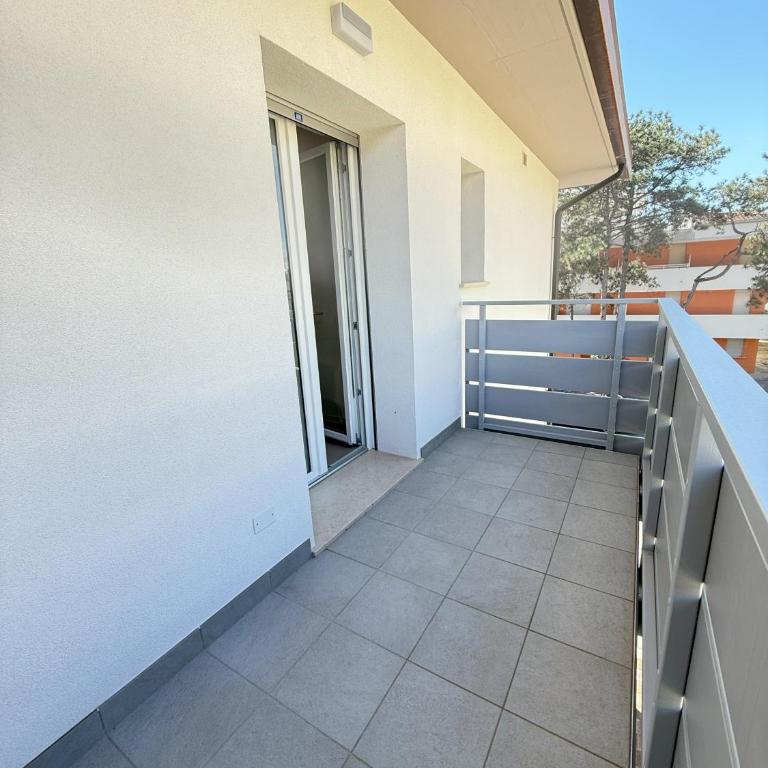Villa d'Annunzio - Two-Bedroom Apartment with Balcony - 27