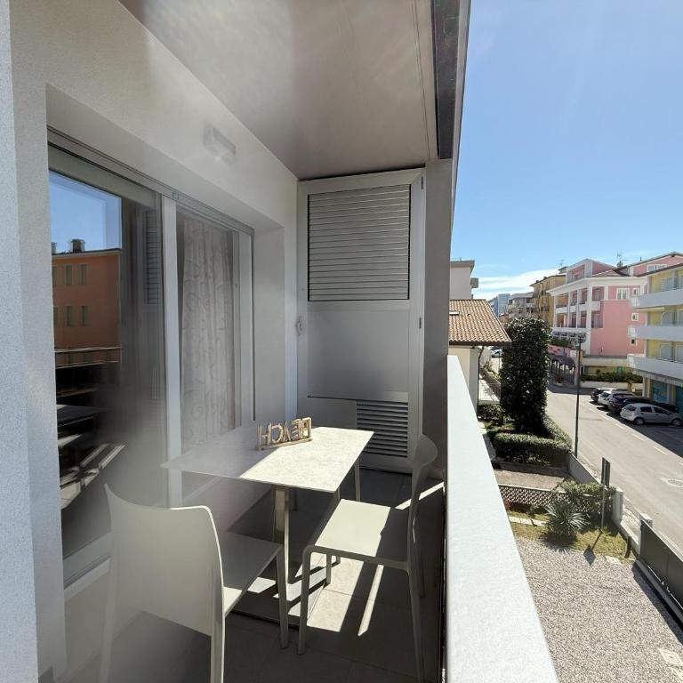 Villa d'Annunzio - Two-Bedroom Apartment with Balcony - 30