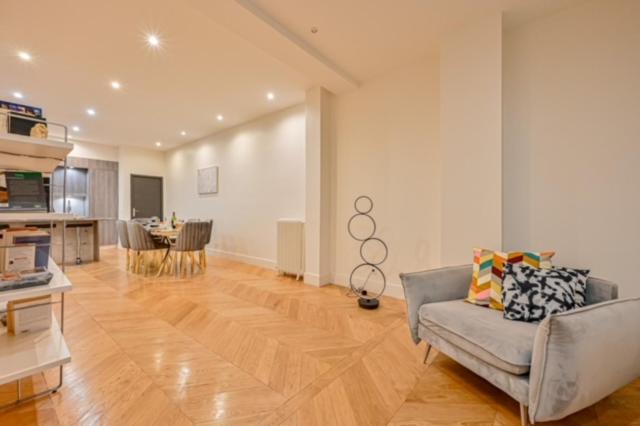Elegant appartement 3 chambres, 3 salles de bain- Double séjour- Paris 16e- Calme et standing - Apartamento de 3 dormitorios - 6
