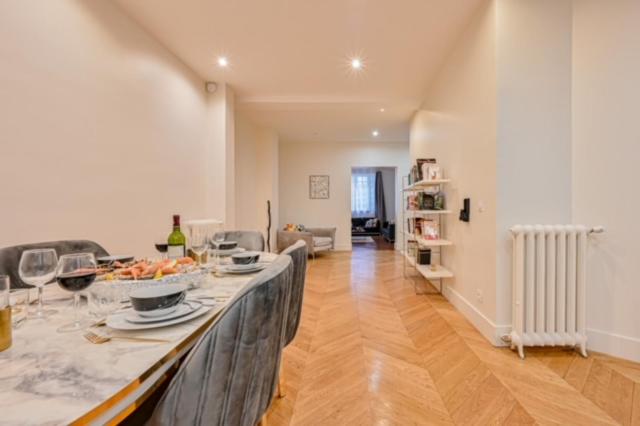 Elegant appartement 3 chambres, 3 salles de bain- Double séjour- Paris 16e- Calme et standing - Apartamento de 3 dormitorios - 9