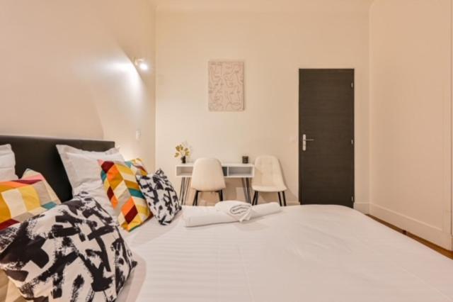 Elegant appartement 3 chambres, 3 salles de bain- Double séjour- Paris 16e- Calme et standing - Apartamento de 3 dormitorios - 33