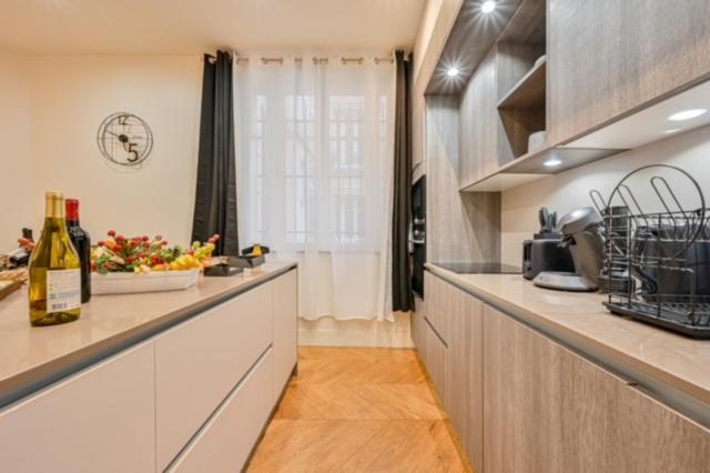 Elegant appartement 3 chambres, 3 salles de bain- Double séjour- Paris 16e- Calme et standing - Apartamento de 3 dormitorios - 10