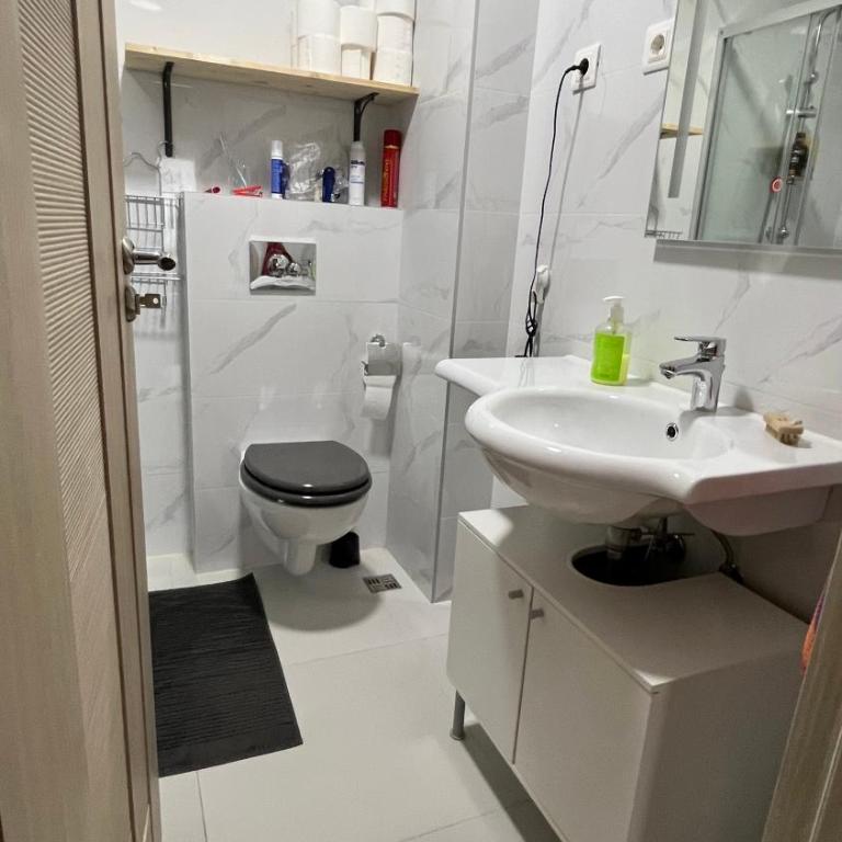 Penthouse Becici - Apartman sa 2 Spavaće Sobe i Balkonom - 12