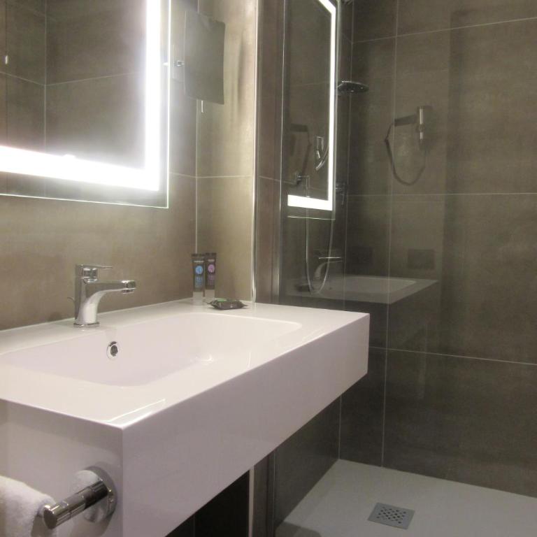 Novotel Brescia 2 - Camera King Superior con Divano-Letto - 13