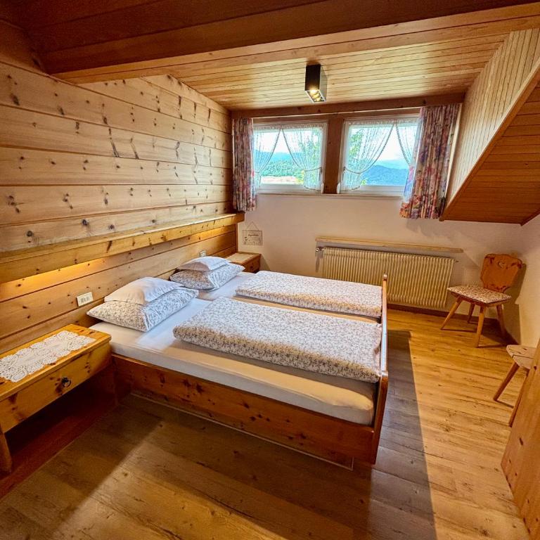 Residence Linde - Ferienwohnungen & Apartments - Two-Bedroom Apartment with Balcony - 1