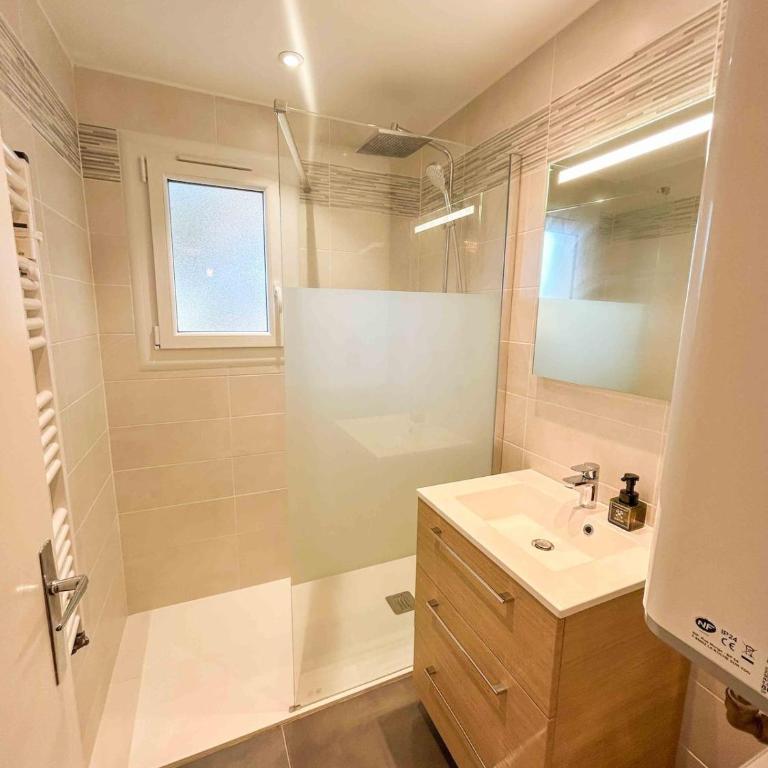 T3 Sanary avec garage proche centre ville - Apartment mit 2 Schlafzimmern - 3
