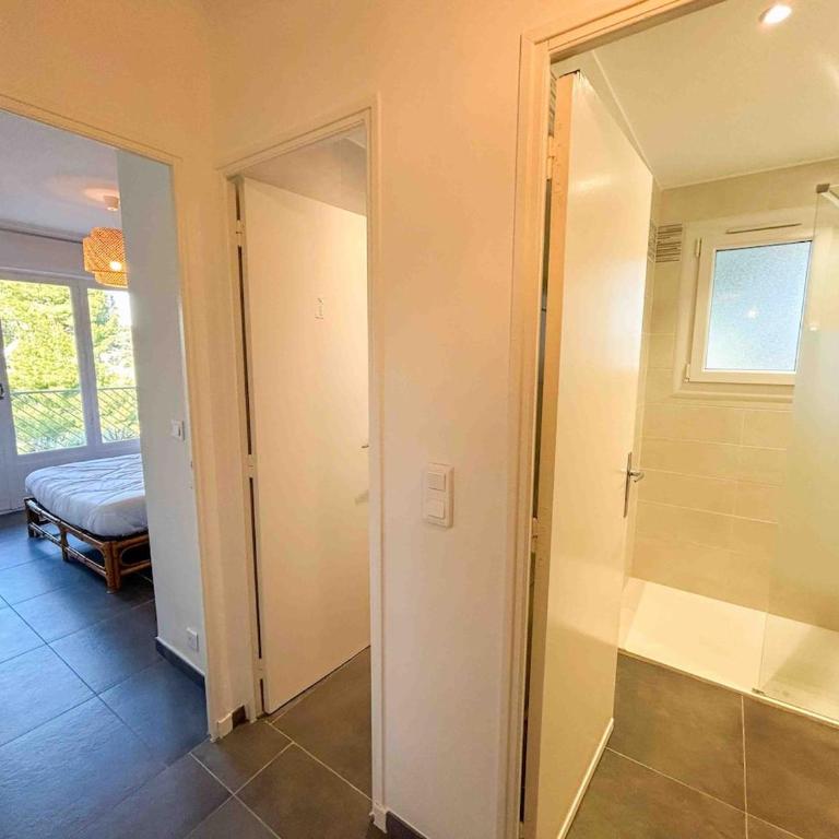T3 Sanary avec garage proche centre ville - Apartment mit 2 Schlafzimmern - 16
