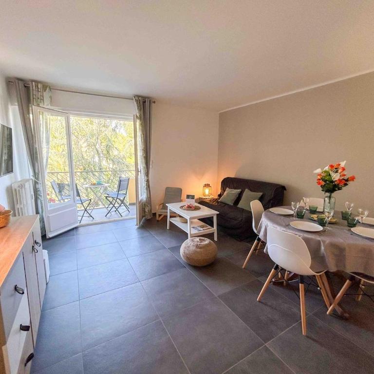 T3 Sanary avec garage proche centre ville - Apartment mit 2 Schlafzimmern - 22