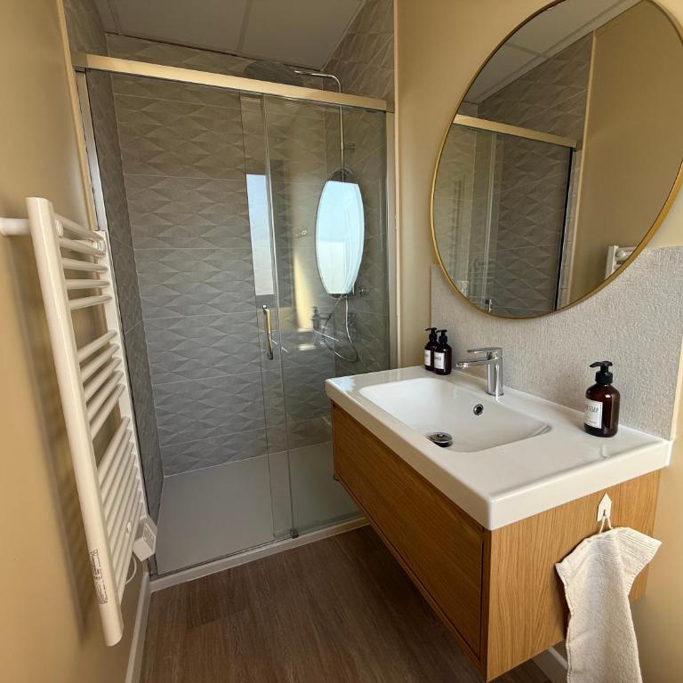 Suite du Spa 2 - Parking Privé Gratuit - Appartement 2 Chambres - 14