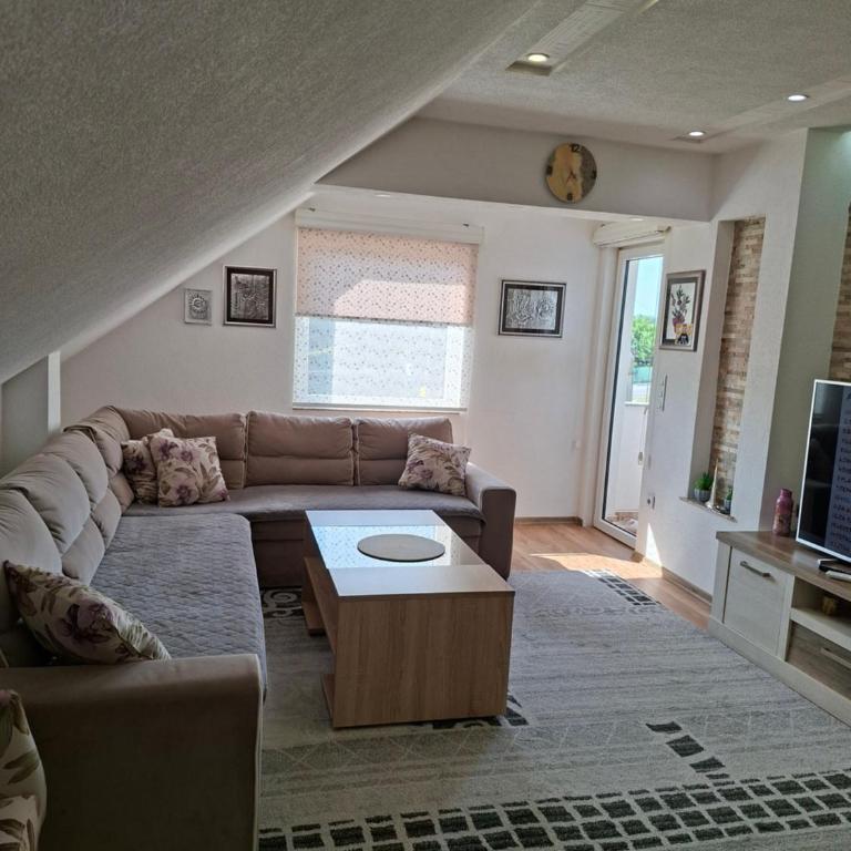 Zlatište - Apartman sa 2 Spavaće Sobe - 2