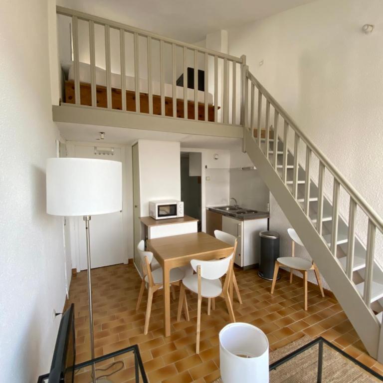 studio à 400m de la plage de la Corniche - Apartment mit 1 Schlafzimmer - 9