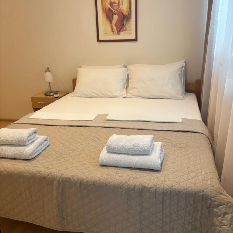 Apartments Knežević - Apartman sa 2 Spavaće Sobe, Terasom i Pogledom na More - 3