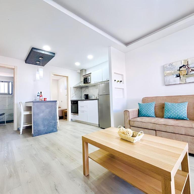 Apartment Bellissima with pool and Wi-Fi, 200m from the sea in Puerto del Carmen - Apartamento - 4