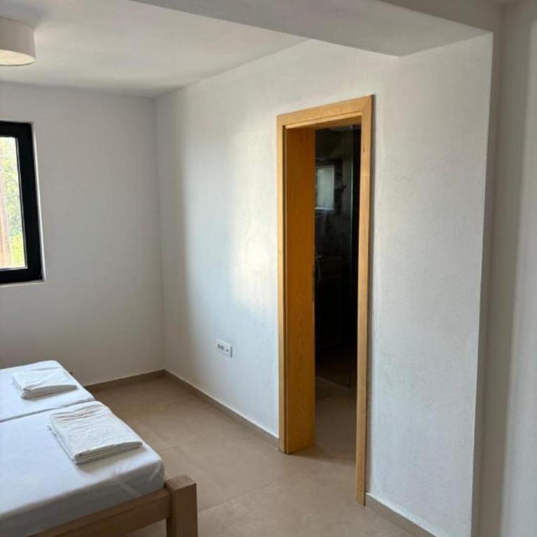 B&K Villa Kruče Rooms - Dvokrevetna Soba sa Bračnim Krevetom i Sopstvenim Kupatilom - 35