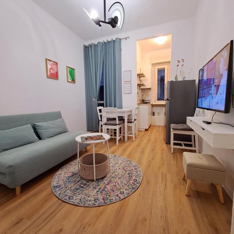 Casa Five next to Metro - One-Bedroom Apartment - 1