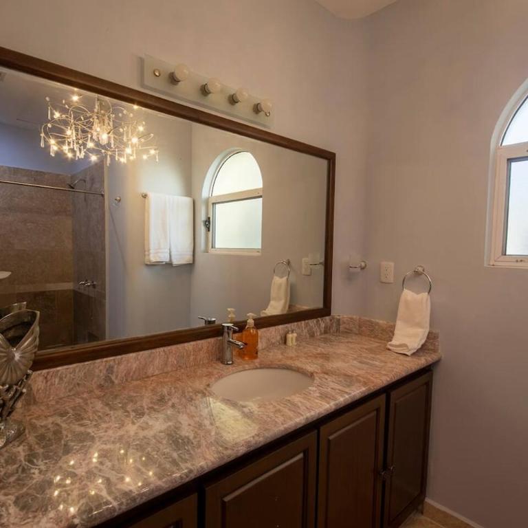 Casa Reyes, Casa Reyes Family Oasis, Heated-Pool & Amazing Views - Villa - 19
