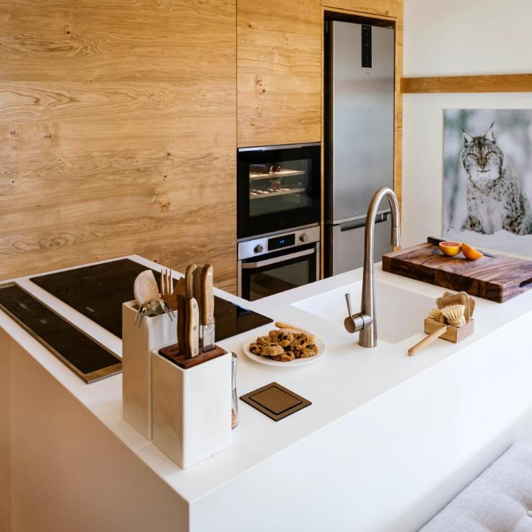 Mountain View Apartment with terrace in ideal location - Appartamento Deluxe con 2 Camere da Letto e Balcone - 8