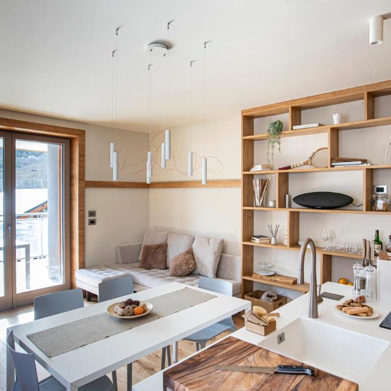 Mountain View Apartment with terrace in ideal location - Appartamento Deluxe con 2 Camere da Letto e Balcone - 1