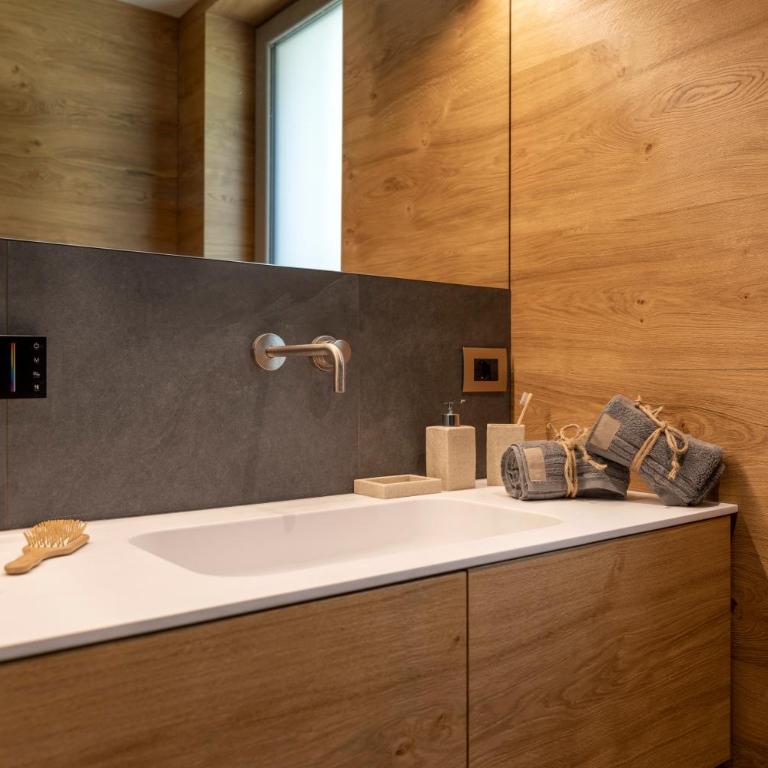 Mountain View Apartment with terrace in ideal location - Appartamento Deluxe con 2 Camere da Letto e Balcone - 30
