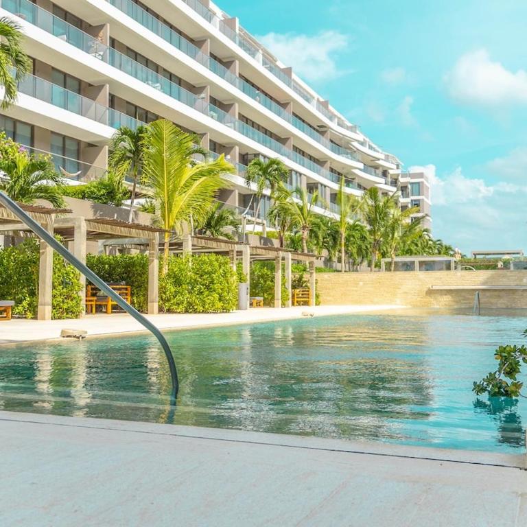 Luxury 2-Bedroom Apartment with Breathtaking Ocean Views - Two-Bedroom Apartment - 6