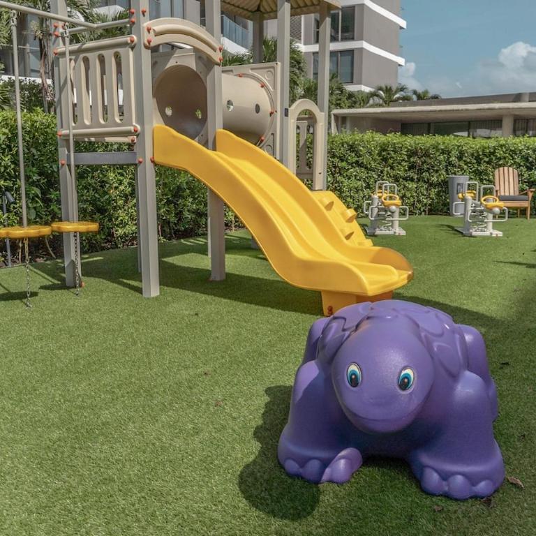 Luxury 2-Bedroom Apartment with Breathtaking Ocean Views - Two-Bedroom Apartment - 8