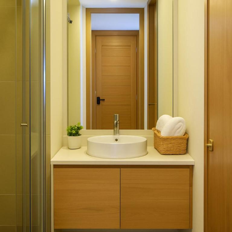 Luxury 2-Bedroom Apartment with Breathtaking Ocean Views - Two-Bedroom Apartment - 12