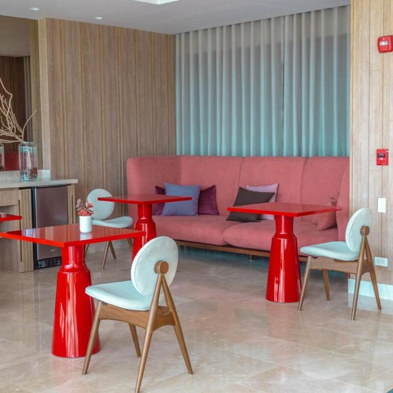Luxury 2-Bedroom Apartment with Breathtaking Ocean Views - Two-Bedroom Apartment - 18