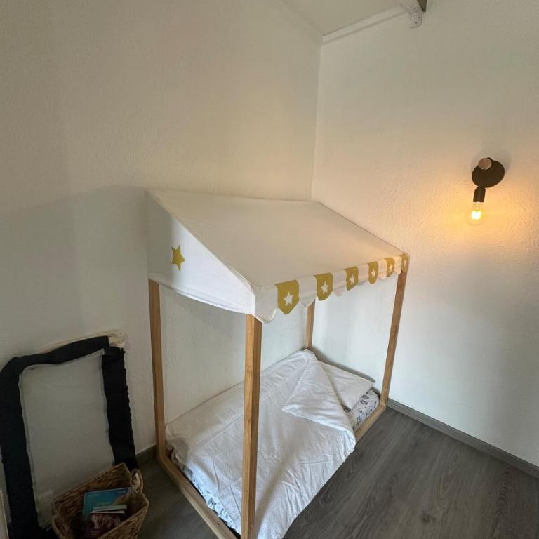 Charmant appartement climatisé - One-Bedroom Apartment - 6
