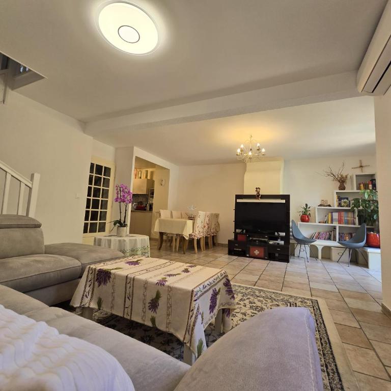3 Bedroom House Terrace Park & Free Parking - Villa 3 Chambres - 2