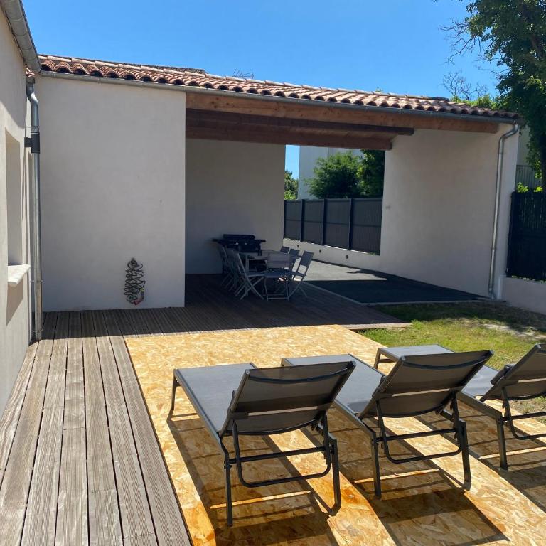 Maison moderne plain-pied 3 chambres jardin préau - Villa 3 Chambres - 2