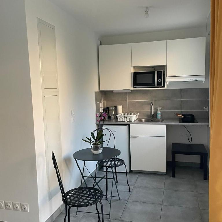 Petit cocon Sètois ! Balcon avec vue et parking - Apartamento de 1 dormitorio - 5