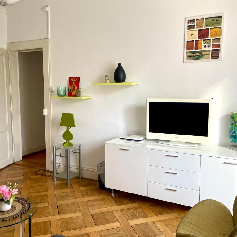 8 minutes walking from Lausanne Train station - One-Bedroom Apartment - 3