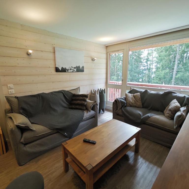 Appart 8 Personnes avec Salon Neuf et Parking Couvert Le Thuria - Three-Bedroom Apartment - 1