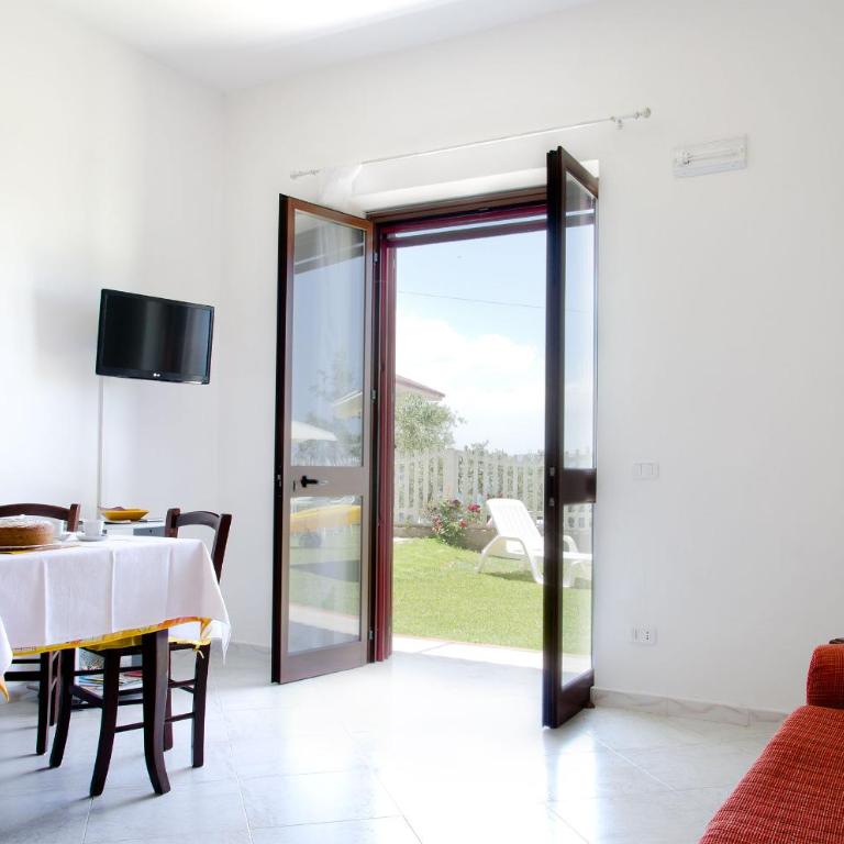 Casa Campanina - One-Bedroom House - 11