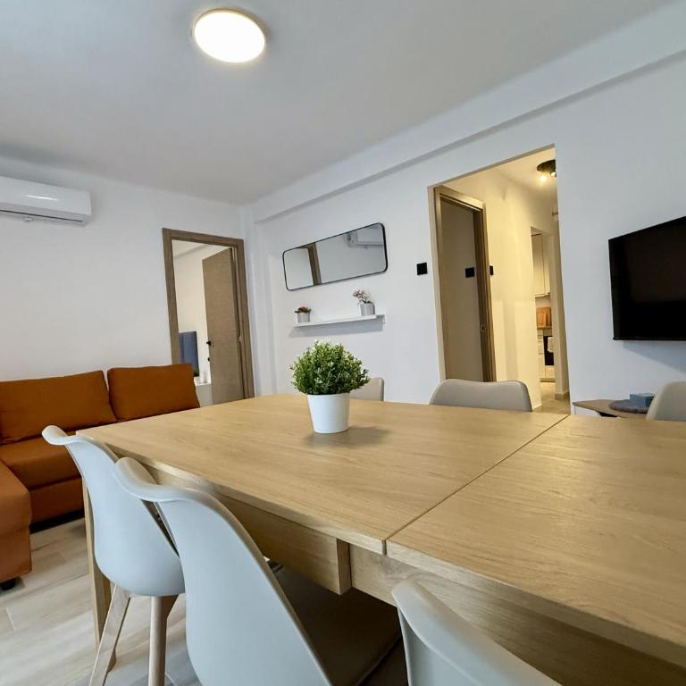 Cómodo Apartamento cerca de la playa de San Antonio, dos baños - Three-Bedroom Apartment with Sea View - 14