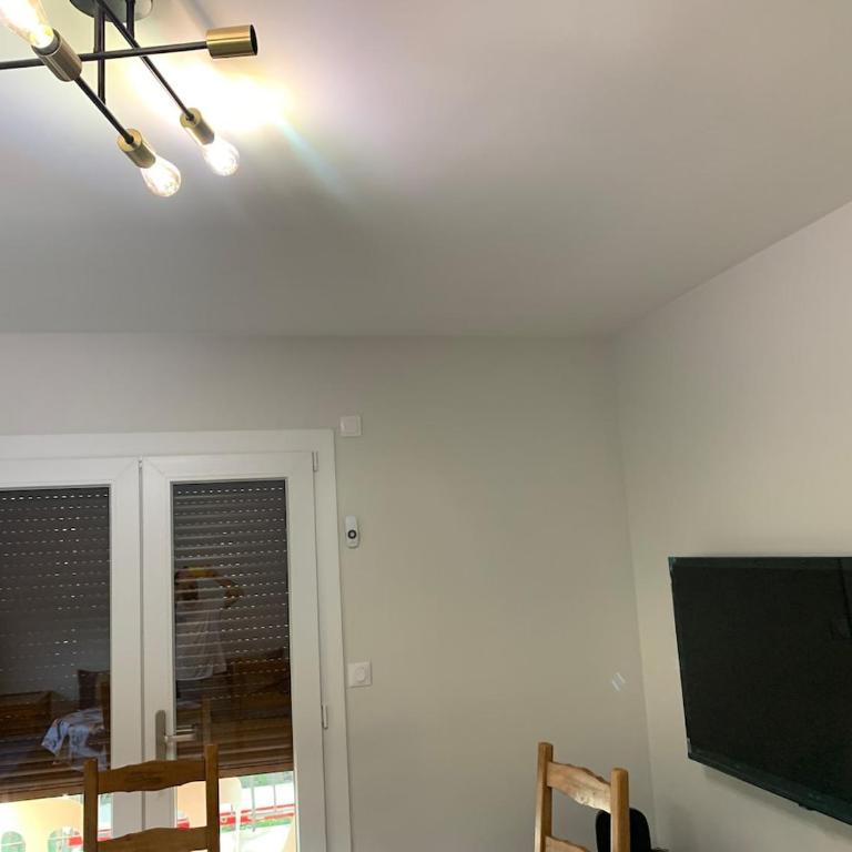 Appartement 4 pièces dans une maison au calme - Appartement 3 Chambres - 13