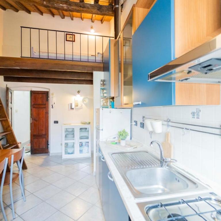 Casa tipica ligure lungomare in pieno centro - Appartamentino su 2 Livelli - 2