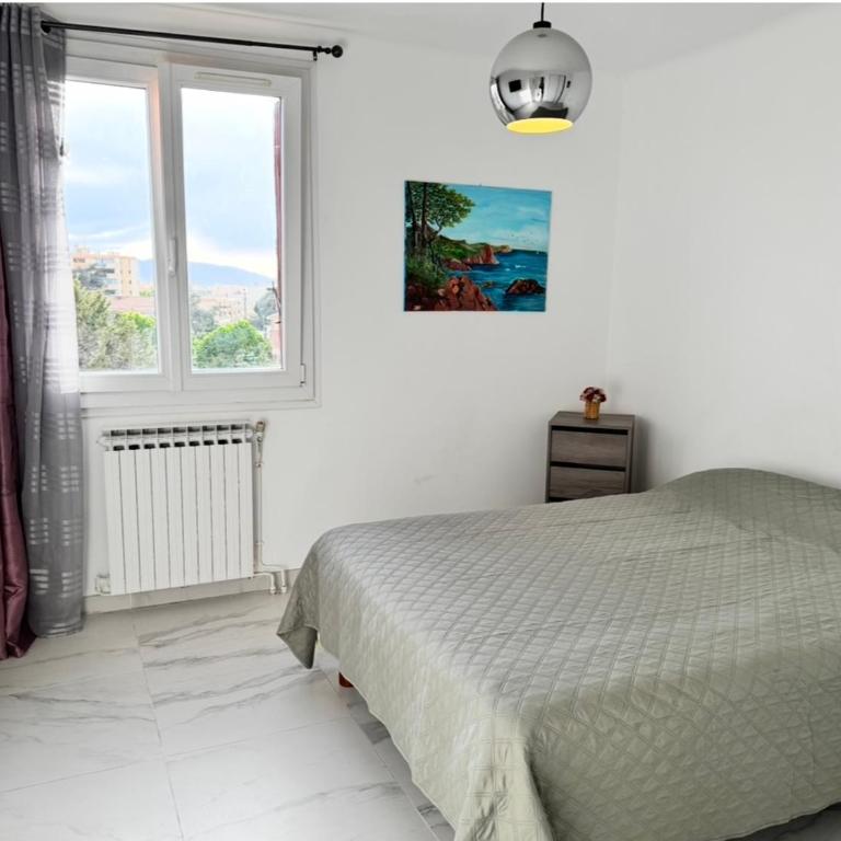 Superbe T3 lumineux avec parking, proche centre et plage, 15 à 20 min à pied - Apartment mit 2 Schlafzimmern - 10